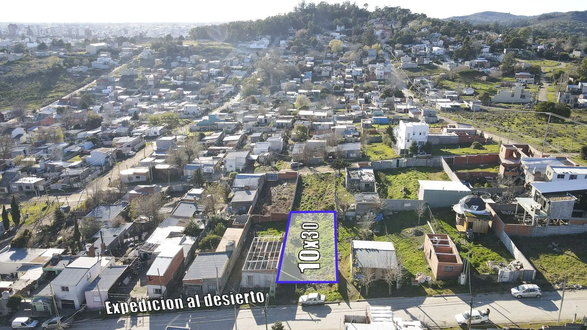 Lote 300m² en Barrio Las Tunitas, todos los servicios