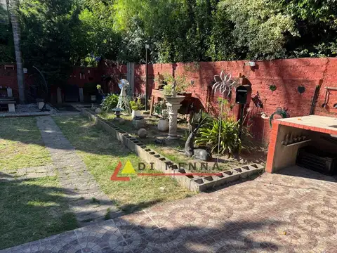 Venta Casa 4 ambientes Quintana 1700 jardin fondo