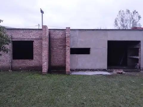 Casa 4 ambientes con 1 baño