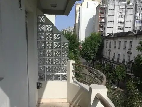 Dpto moderno, muy luminoso, céntrico y cercano a facultades y terminales