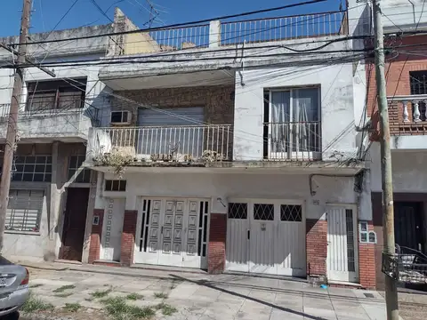 Venta PH de 3 ambientes con fondo en Ciudadela
