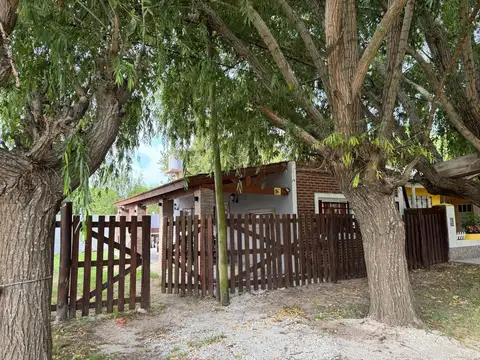 Casa en venta - 2 Dormitorios 1 Baño - Santa Teresita