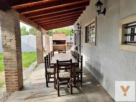 Casa en venta - 2 Dormitorios 1 Baño - Santa Teresita