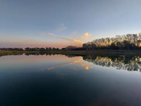 Venta Lote terreno 75 en Barrio Santa Ines. Fondo a lago. Comarcas de Lujan. Zona Oeste.