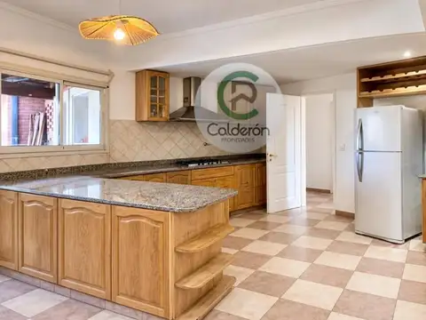 Casa en Alquiler de 3 dormitorios