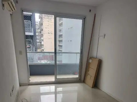 Monroe 2800, Piso 4
