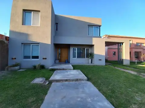 VENDO CASA 3 D  - LAS CAÑITAS - MALAGUEÑO