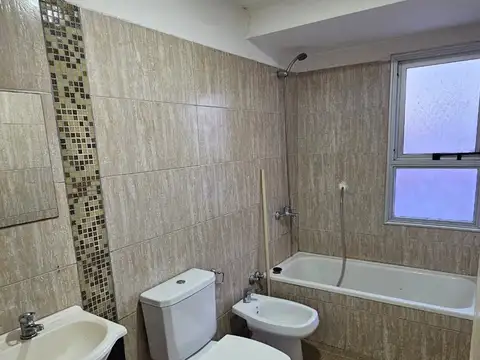 Oficina de 2 ambientes moderna apto varios rubros al frente en excelente ubicación y luminosidad 