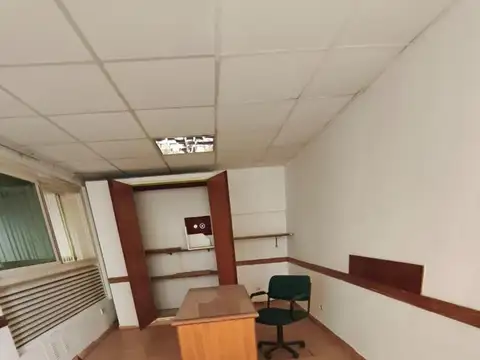 Uruguay 200, Piso PB