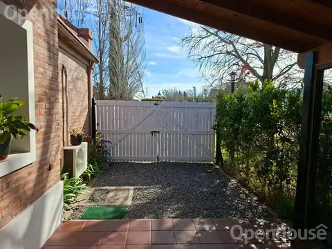 Casa en Venta con 1 cochera