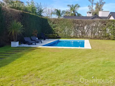 Casa en Venta en una planta Barrio Las Condes- Pilar
