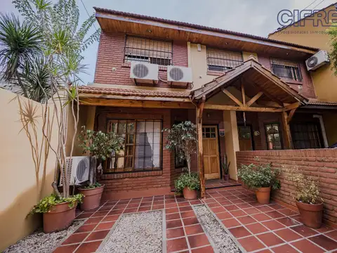 Depto Tipo Casa en Venta de 5 ambientes