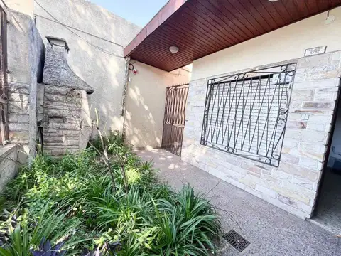 Venta Casa con LOCAL en Villa Ballester GRAN ESQUINA