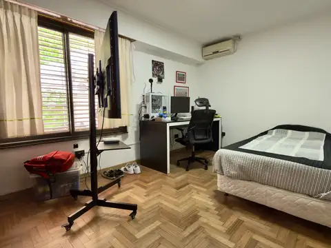 Casa 6 ambientes con 2 baños