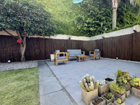 Casa De 5 Dormitorios En Venta, Jardin, Garage, Estudio, La Plata