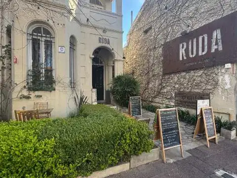 Casa en venta estilo inglés sobre Paz en Quilmes Centro, excelente ubicación!
