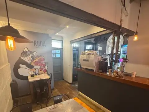 Casa en venta estilo inglés sobre Paz en Quilmes Centro, excelente ubicación!
