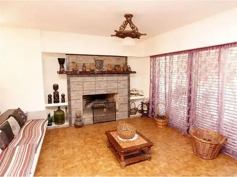 Casa 6 ambientes con 5 baños