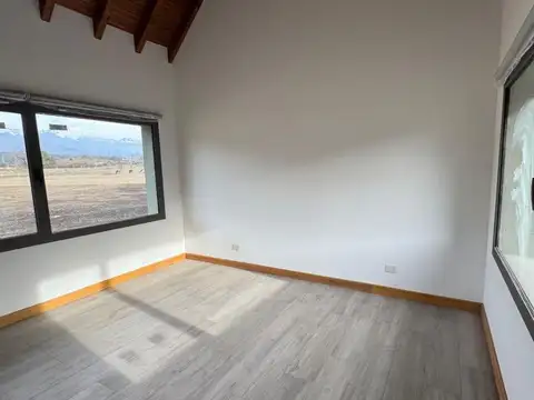 Depto Tipo Casa en Venta en Los Nires, USD 164.000