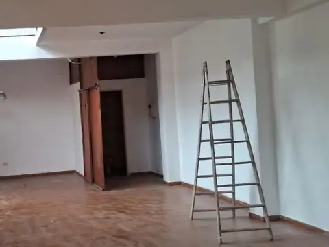 Local en Alquiler en Villa Luzuriaga, $ 1.800.000