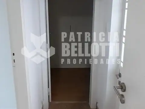 Departamento en PH de 2 dormitorios c/pequeño patio - 41 e/13 y 14 - La Plata