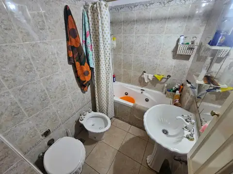 Venta - 3 ambientes con dependencia - Caballito