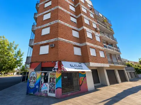 Ramos Mejia. Gral. Conesa 400. Depto 3 Ambientes. Al frente con Balcon