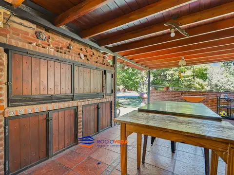 Casa en Venta con 2 cocheras