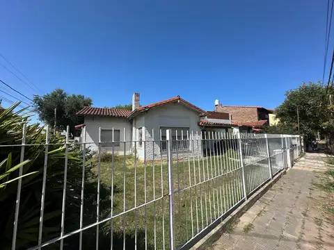 Casa  en Venta en Ciudad Jardin, Tres de Febrero, G.B.A. Zona Oeste