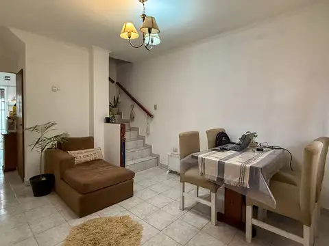 Depto Tipo Casa 4 ambientes con 1 baño