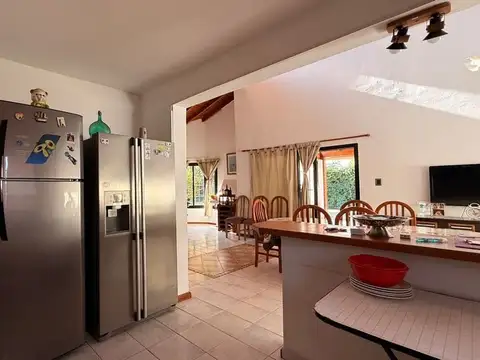 Casa en Venta con 4 cocheras
