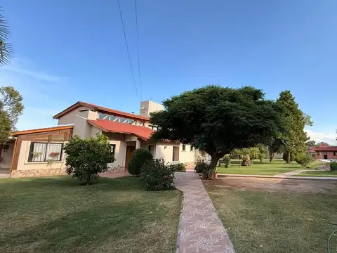 Casa en venta c/ cochera en Luján de Cuyo