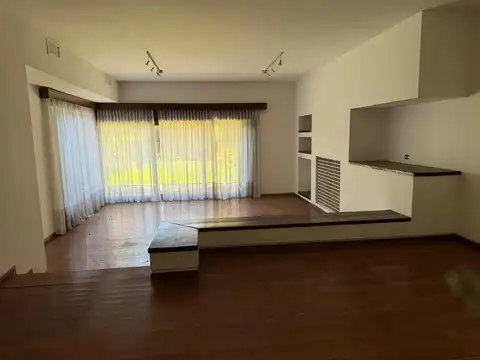 Casa en Venta en Rogelio Martinez, Cordoba