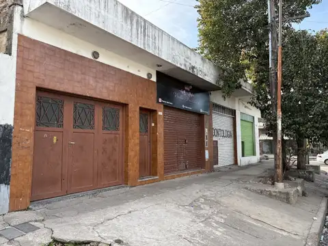 Casa 16 ambientes con 12 baños