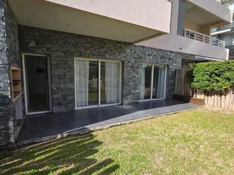 Bellisima planta baja a la Venta en Antares