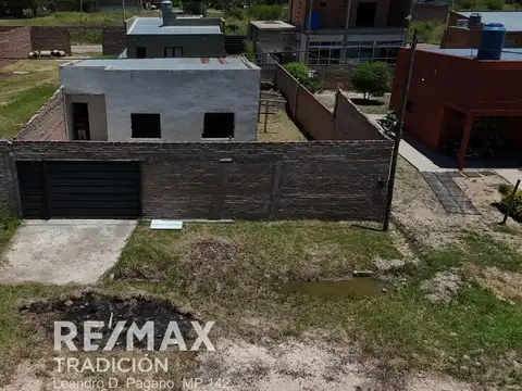 VENTA DE TERRENO CON MEJORA FONTANA