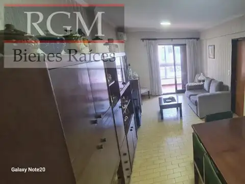 RETASADO! Piso en Abasto (Entre Rios 1800)