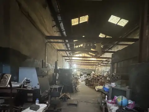 Galpón en venta en Barracas 434m2 Amplio. Doble portón