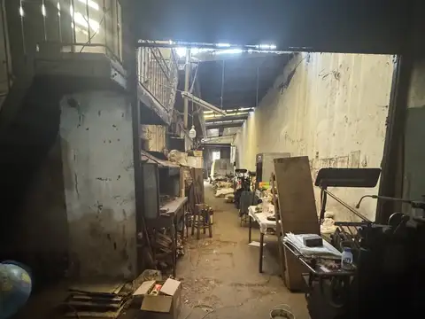 Galpón en venta en Barracas 434m2 Amplio. Doble portón