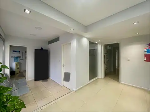 Oficina en Venta con 3 cocheras