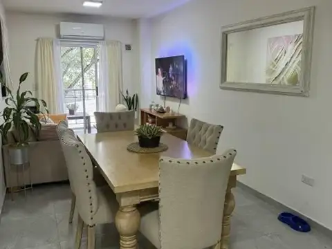 Departamento 2 ambientes con cochera, confort y comodidad