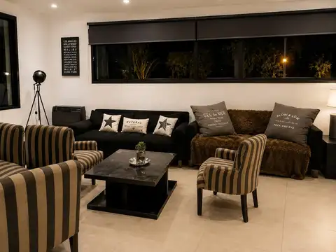 Casa 5 ambientes con 3 baños