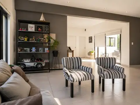 Casa en Venta en Haras Santa María, USD 215.000