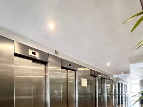 VENTA OFICINA APTO CREDITO SOBRE AV BELGRANO  