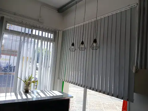 REMAX ALQUILA LOCAL COMERCIAL