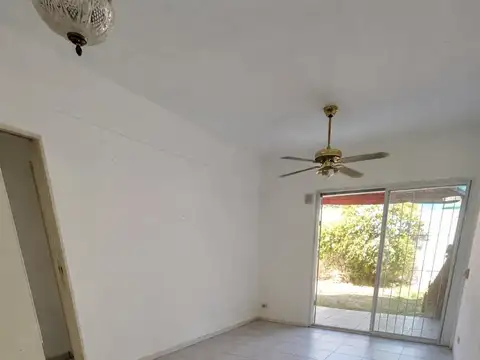 DEPARTAMENTO EN VENTA EN SAN MIGUEL CON JARDÍN Y COCHERA