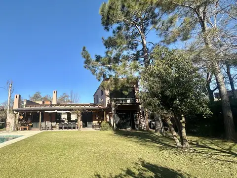Casa 4 ambientes con 3 baños