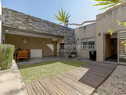 Casa 4 ambientes con 2 baños