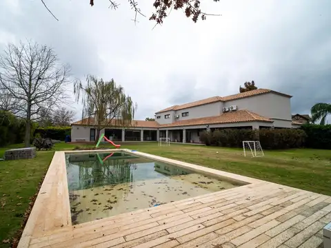 Casa en venta en Funes