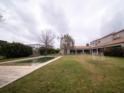 Casa Monoambiente con 4 baños